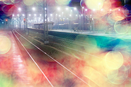 火车站雾秋铁轨夜景图片