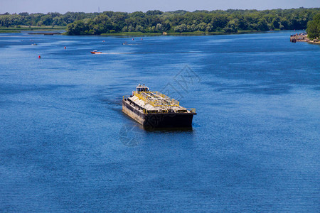 在乌克兰Dnieper河漂浮图片
