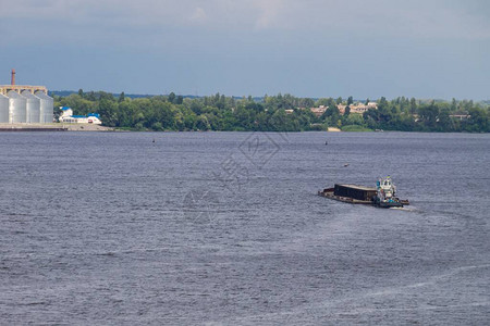 在乌克兰Dnieper河漂浮图片