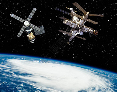 地球上空的两个空间站图片