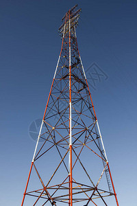 现代电线塔能源开发边远地区电力供应蓝天阳光图片