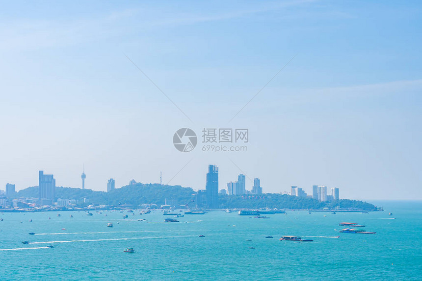 美丽的户外风景和海景与泰国巴图片