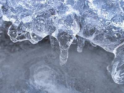 冬天的冰和泡图片
