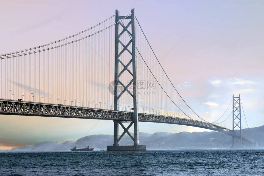 在神户的阿卡西凯京桥是世界上最长的图片