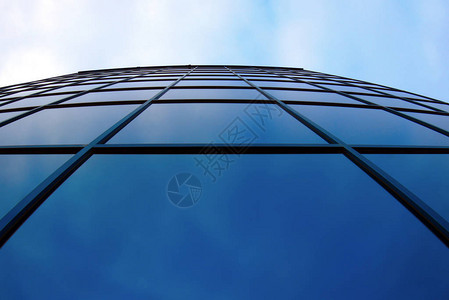 蓝色玻璃摩天大楼图片