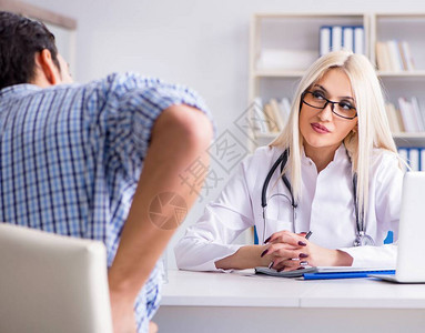 病人看病医生在医院图片