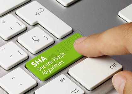 SHA安全散列算法写在金属键盘的绿色键图片