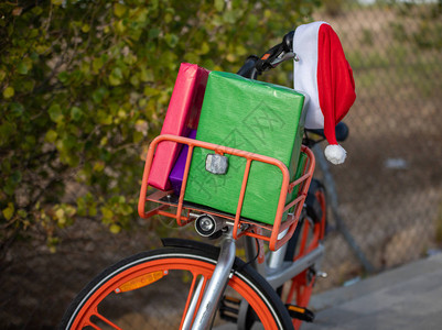 橙色自行车的底片图片