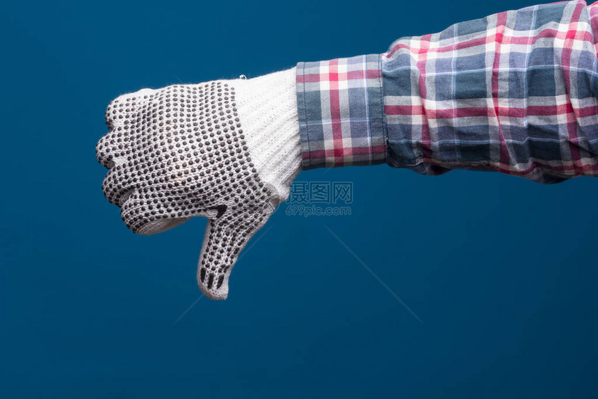 用工业手套保护的专业手用于手部保护的手套手拿着医药产品工业产品图片