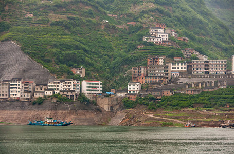 长江的西里格峡谷图片