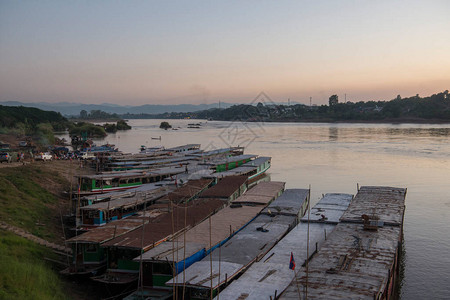 2019年11月在老挝西北老挝的湄公河老挝HuayXay村老挝角风图片