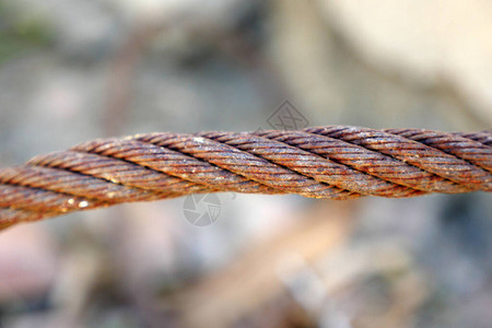 生锈的粗钢丝绳生锈图片