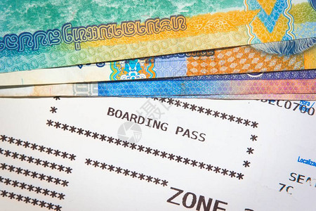 飞机登证和Asian货币旅游度假图片