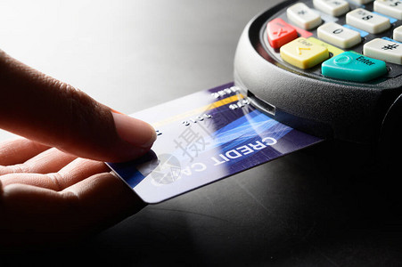 信用卡支付购买和销售产品及服务图片