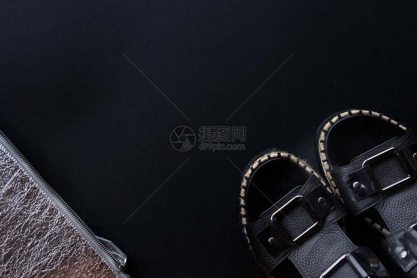 黑色女式凉鞋图片