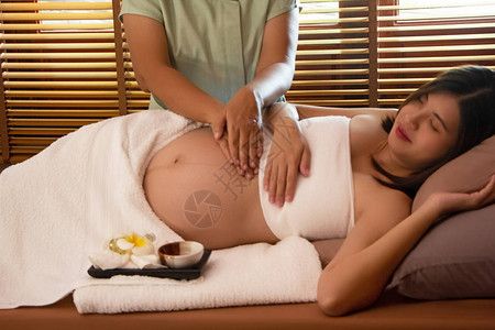 治疗按摩孕妇治疗和放松方案在温图片