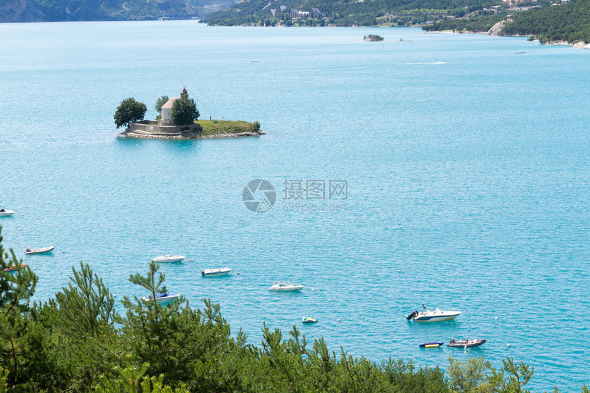 由杜兰斯大坝建造的塞雷蓬湖图片