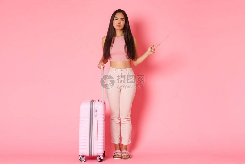 全长抱怨失望的亚洲女孩游客图片