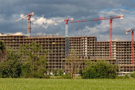 新跨越新征程圣彼得堡郊区的新建筑建筑工地背景
