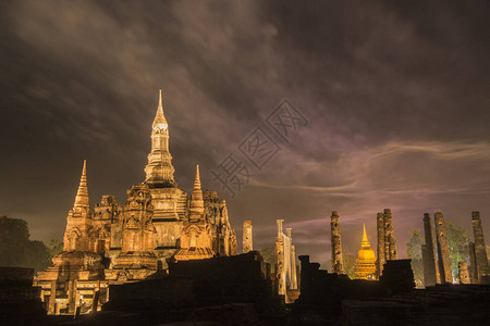 泰国素可泰省素可泰历史公园的玛哈泰寺图片