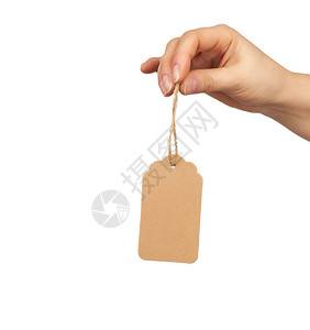 女手握着一根绳子上的棕色手纸的牌价格标签图片