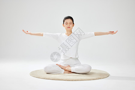 女性瑜伽锻炼冥想动作图片