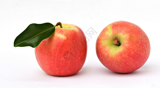 两个红苹果在白图片