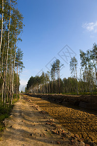 在建造新地区时铺设电图片