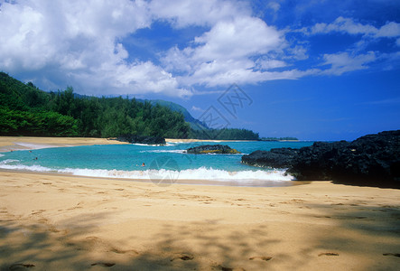 位于夏威夷Kauai北岸的美丽而偏僻的Lum图片