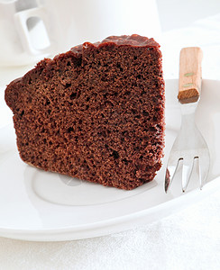 巧克力蛋糕切片在图片