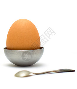 早餐用棕色鸡蛋在白色背景下被隔离图片