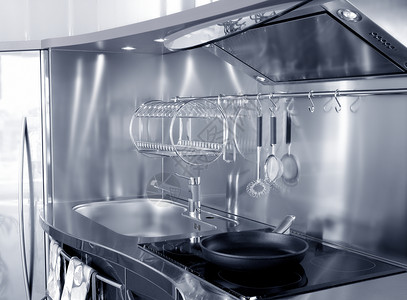 厨房银水槽和玻璃陶瓷炉灶现代装饰图片