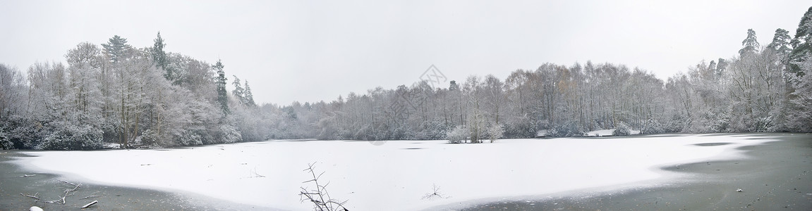 冰雪覆盖湖泊的美丽大片冰雪全景四周围有图片