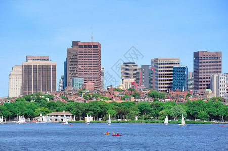 波士顿在查尔斯河上空的天图片