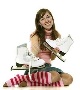 女孩提供溜冰鞋图片