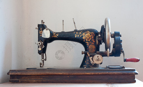 老式缝纫机照片图片