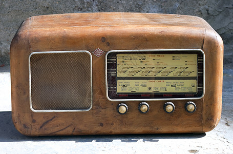 Retro木制无线电接收器1940图片