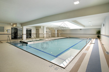 大型室内游泳池图片
