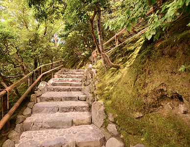 日本花园的楼梯图片