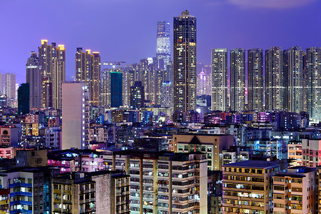 香港夜间拥挤的建筑物图片