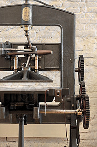 旧式机械手动工具印刷机一图片