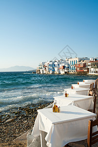 在海滩的餐厅俯视图片