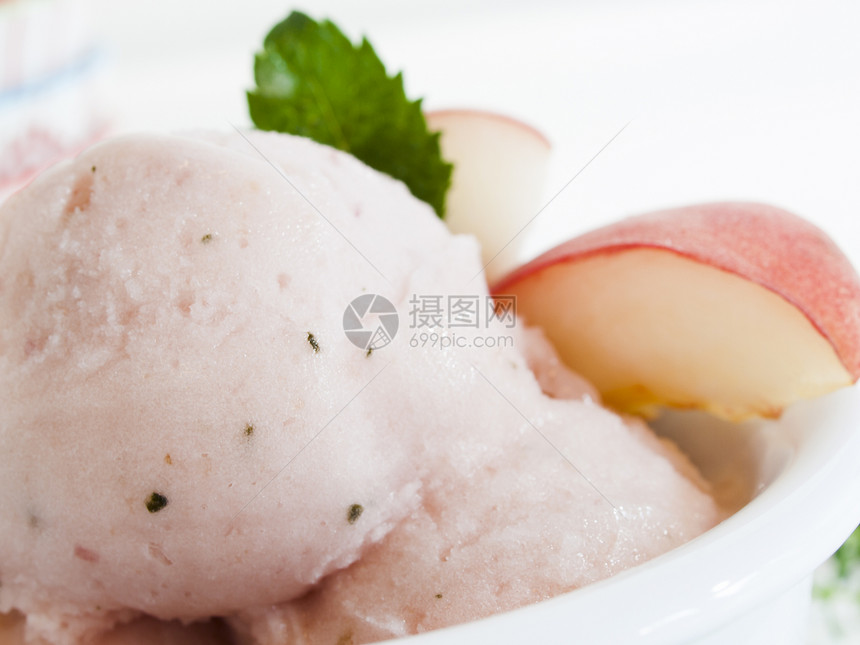 Gelato是用牛奶油各种糖以及新鲜水果和坚果精料图片