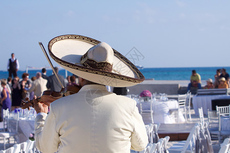 Mariachi歌手为墨西哥海滩的婚图片