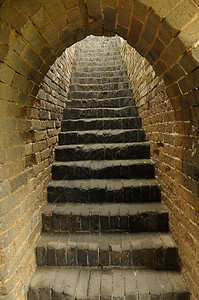 一栋中式建筑的楼梯图片