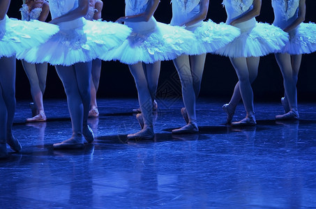 芭蕾舞剧天鹅湖的现场表演高清图片