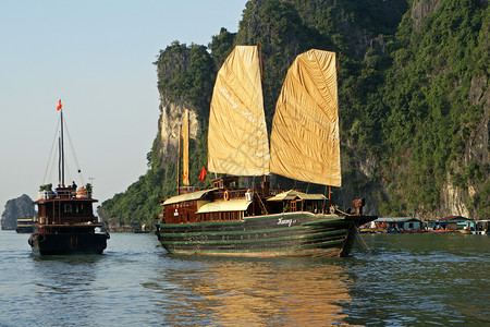 经历世界著名的哈隆湾越南在一图片