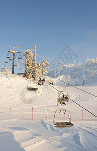 冬季在滑雪度假胜地的大型滑图片