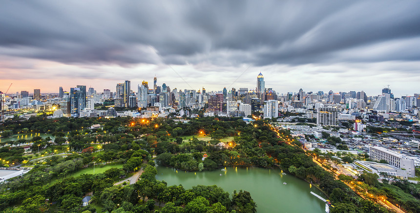 曼谷市天景与主花园图片