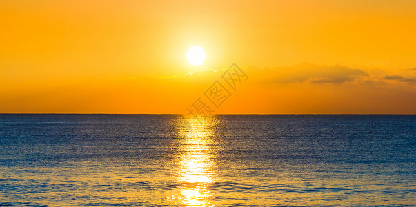 日落和海洋图片